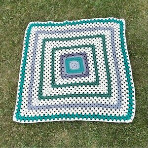🟢 3/$25 🟢 29in sq Crocheted Lapghan - Lap Blanket - Handmade - Green/Grey